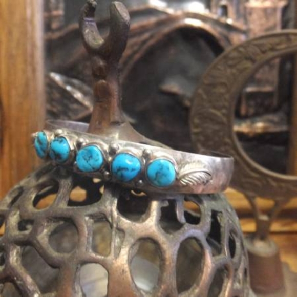 CROSS SOLD: Navajo Native American Turquoise Silver Bracelet - Picture 2 of 15